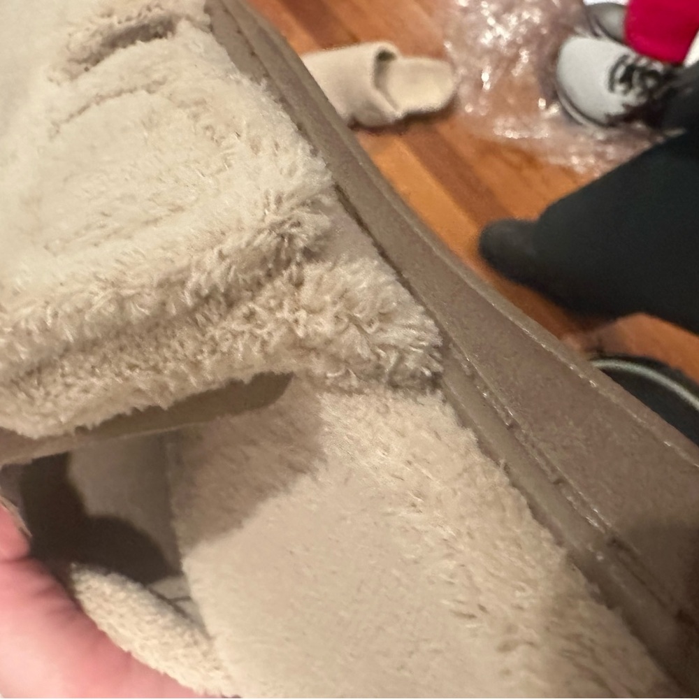 Women's Vionic Gemma Slippers, brand new size 10(does not have original box) - Picture 2 of 6